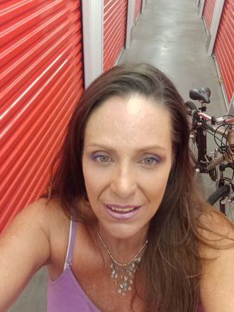 Leslie Crumrine