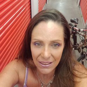 Leslie Crumrine
