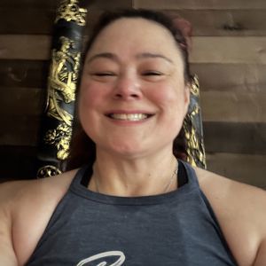 Gloria Graves