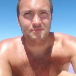 Erik Carlson