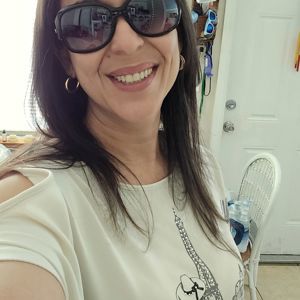 Yajaira R