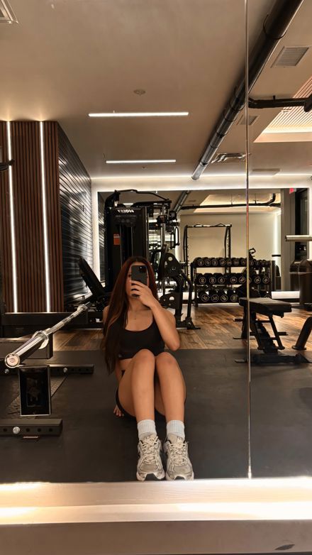 Elle Laxamana