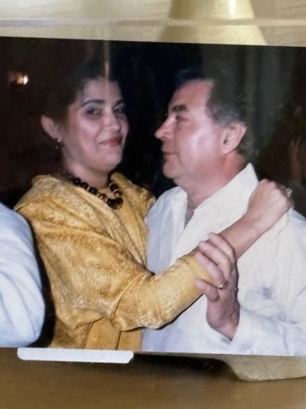 Julio and Ada Avinoa