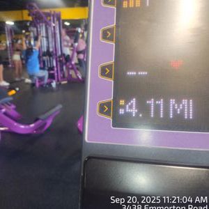 4910857