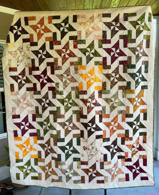 Raffle Quilt - Disappearing Double Pinwheel